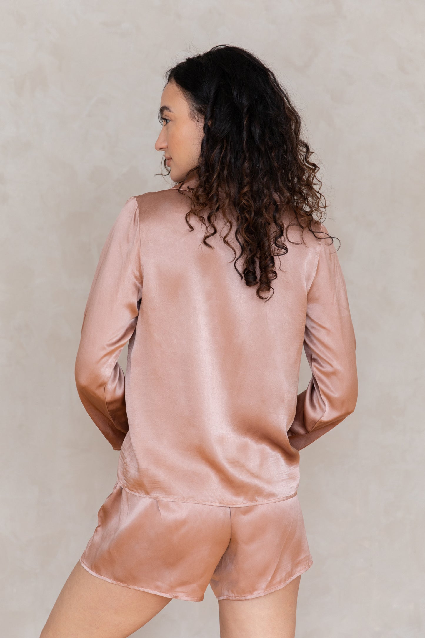 luxury natural and sustainable silk sleepwear and pajamas for women